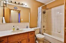 3 Bed 2 Bath Main Floor for Rent - Heritage Area, Lethbridge - Photo 2