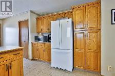 3 Bed 2 Bath Main Floor for Rent - Heritage Area, Lethbridge - Photo 4