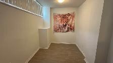 East York | Private Room   Den in a 2-bed apartment - Photo 5