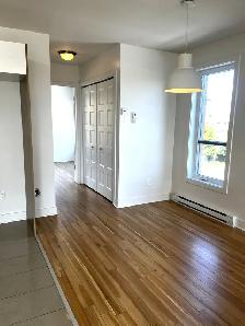 LOGEMENT 3 ½ AVEC BALCON   STATIONNEMENT À LOUER - Photo 5