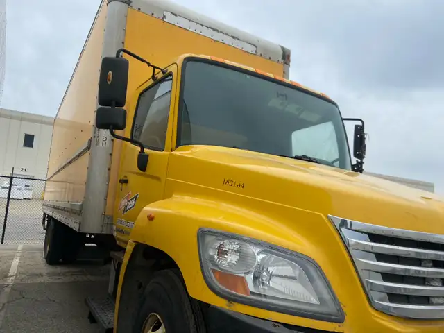 2010 Hino 268