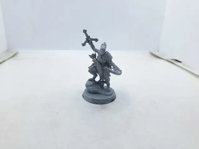 Warhammer 40k Tau Kroot War Shaper Primed Gray