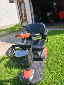 For sale 2 Mobility Scooters, one foldable, one not. - Photo 2