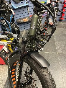 Raleigh Quanta E-bike with Charger - Photo 2