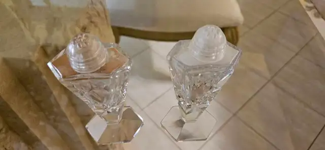 Salière et poivrière en cristal