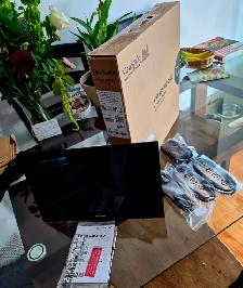 PENDINGViewSonic VX1655 4K-OLED Portable Monitor 15' MINT ~w Box