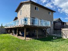 Modern 3 Bedroom Home - Photo 2