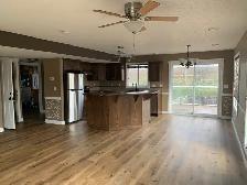 Modern 3 Bedroom Home - Photo 3