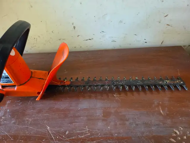 Electric Hedge Trimmer