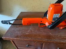 Electric Hedge Trimmer - Photo 2