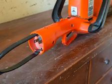Electric Hedge Trimmer - Photo 4