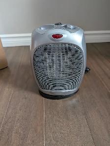 Brand New Oscillating Ceramic Space Heater For Sale - Photo 2