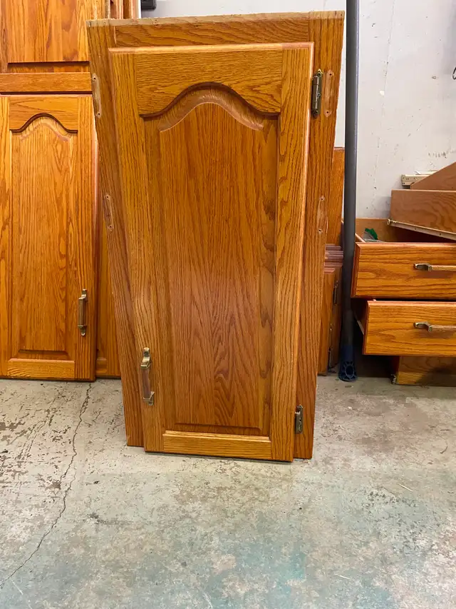 fof sale oak kitchen cabinet $10