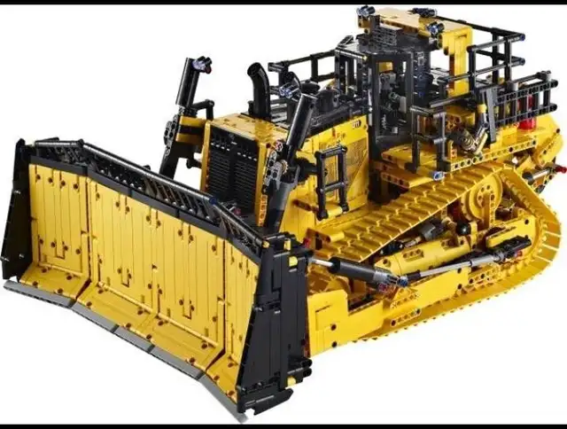 LEGO Technic D11 Bulldozer — Open Box, Like New, Complete