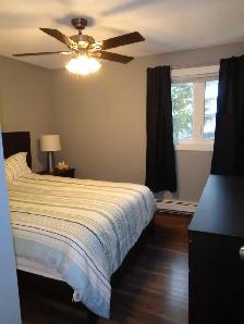 Fully furnished 2 bedroom condo in desirable Wildwood location - Photo 5