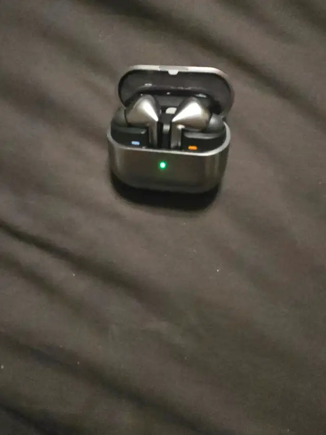 Samsung Galaxy Buds3 Pro — Like New, Used Once, With Box