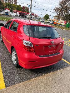 Toyota Matrix excellent condition - Photo 3