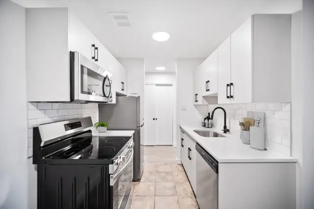 NEWLY Renovated 1 Bedroom Apartment! Move In Ready!