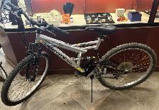 Variety of Bikes: Merida, Giant, Schwinn, CCM, Devinci, etc... - Photo 7