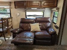 Travel trailer - Photo 10