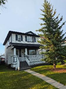 Charming Home in Bridlewood SW for Rent
