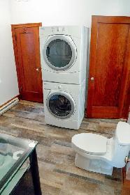 Cozy Varsity View character home - Photo 9