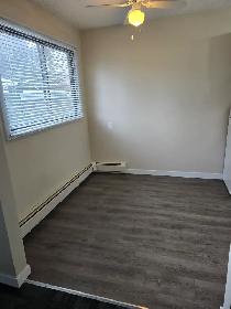 Beautifully Renovated 2 Bedroom in Waskasoo - Photo 7