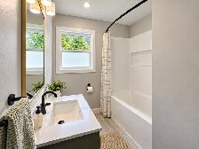 Pet-Friendly 3 Bedroom, 2 Bath with detached garage - Photo 9