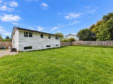 Pet-Friendly 3 Bedroom, 2 Bath with detached garage - Photo 14