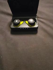 Monster iSport Champion Earbuds — Super Clean OBO
