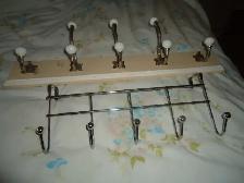 WALL MOUNTED CLOTHES HANGER