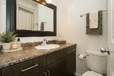 SPACIOUS 4 Bedroom Townhouse! With Finished Basement! - Photo 8
