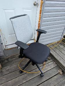 Computer Office Chair For Sale - Photo 2