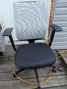 Computer Office Chair For Sale - Photo 4