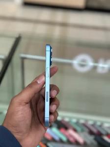 iPhone 17 – Blue | 256GB | 95% Battery | Unlocked | $1,050 - Photo 2
