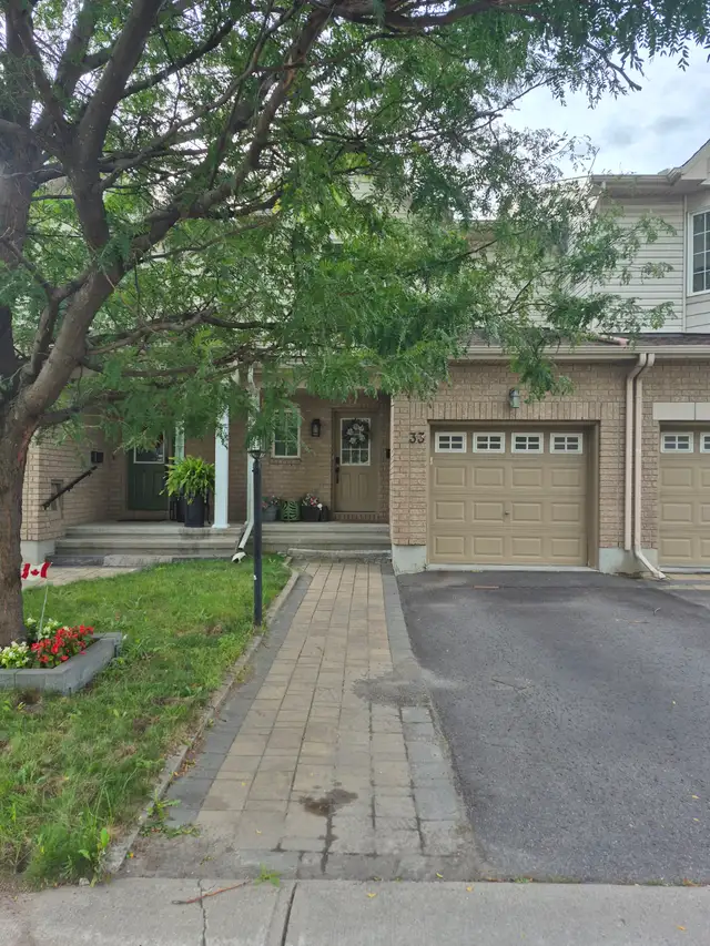 Barrhaven Area 3 BDRs Townhouse available from 1st of Oct OR Nov