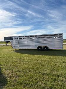 28' Frontier Livestock Trailer - Photo 4