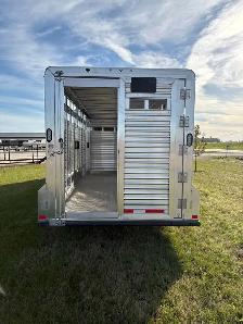28' Frontier Livestock Trailer - Photo 6
