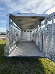 28' Frontier Livestock Trailer - Photo 9