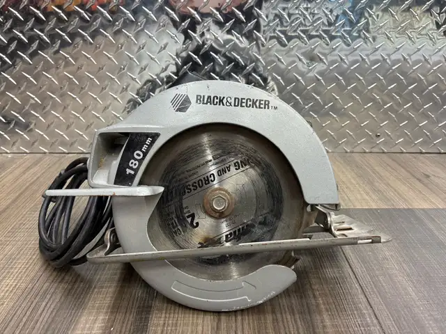 Black Decker 7" 1/4" Circular Saw