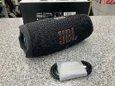 JBL Charge 5 Bluetooth Speaker - Photo 3