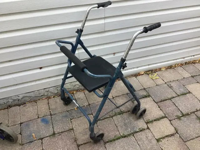walker with brakes