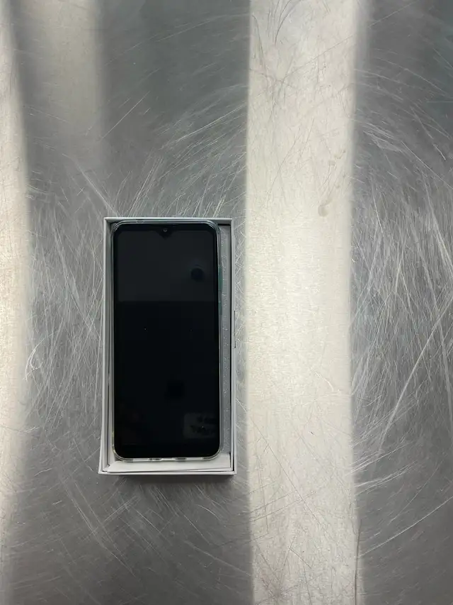 IPRO CELL PHONE
