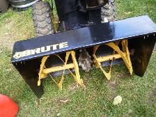 BRUTE  27inch gas Snowblower 2 Stage - Photo 2