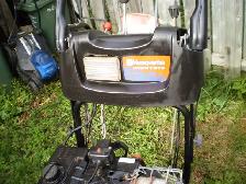 Husqvarna 10527STE  gas Snowblower 2 Stage - Photo 2