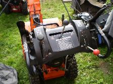 Husqvarna 10527STE  gas Snowblower 2 Stage - Photo 6