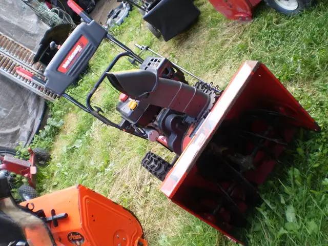 Yard Machines  24inch 208cc gas Snowblower 2 Stage