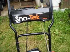 ARIENS  SNO-TEK  24inch 9.5Hp gas  Snowblower 2 Stage - Photo 3
