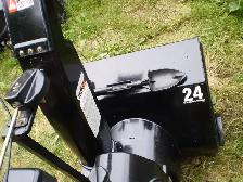 ARIENS  SNO-TEK  24inch 9.5Hp gas  Snowblower 2 Stage - Photo 7