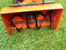 ARIENS  624E  24inch  gas  Snowblower 2 Stage - Photo 2